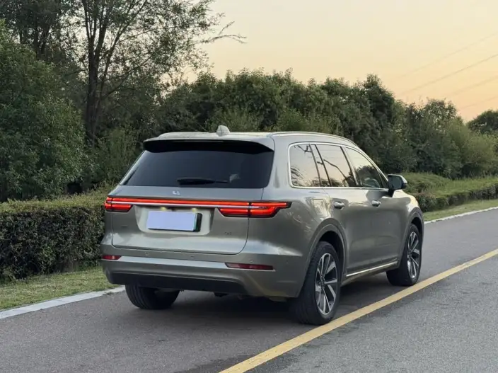 Li Auto ONE 2021 Model Extended Range 6 seat Edition – фото 5