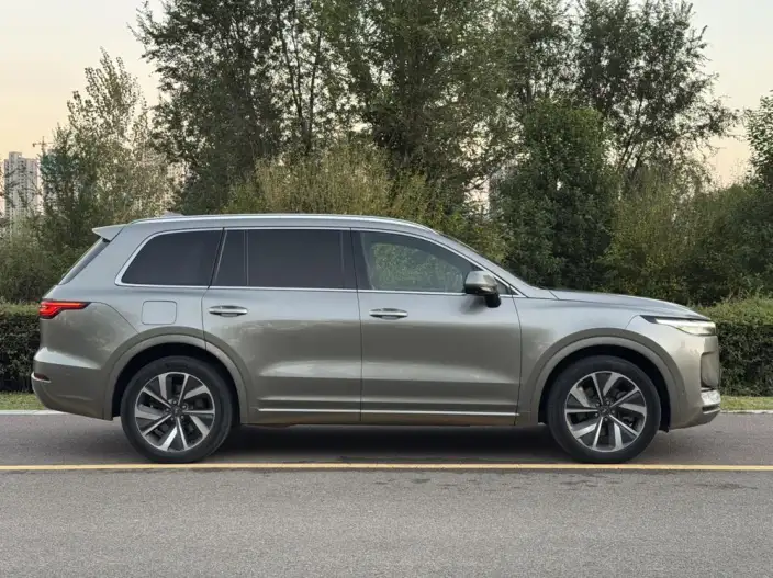 Li Auto ONE 2021 Model Extended Range 6 seat Edition – фото 6