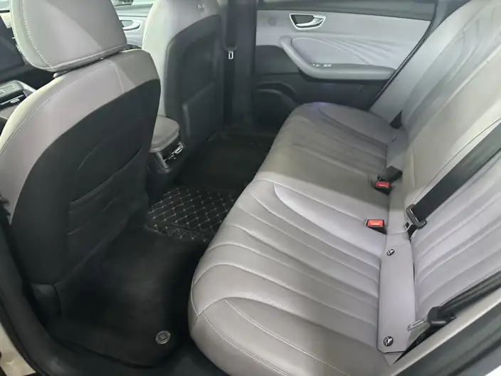 Roewe M7 DMH 2025 Model 160km Premium – фото 9