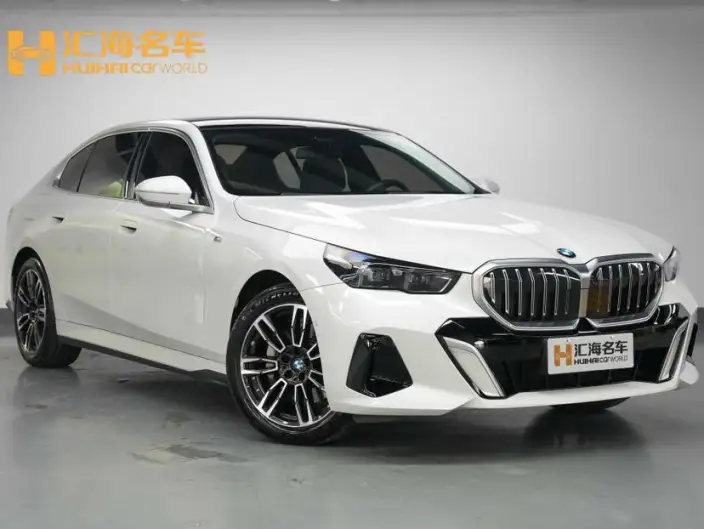 BMW 5 Series 2025 Model 530Li Leading Model M Sports Set – фото 3