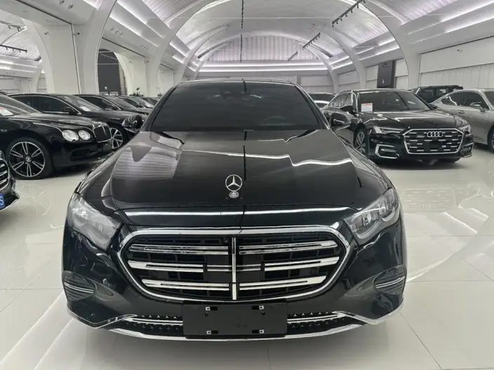Mercedes-Benz E-Class 2024 Model E 300 L Luxury Model sedan – фото 2