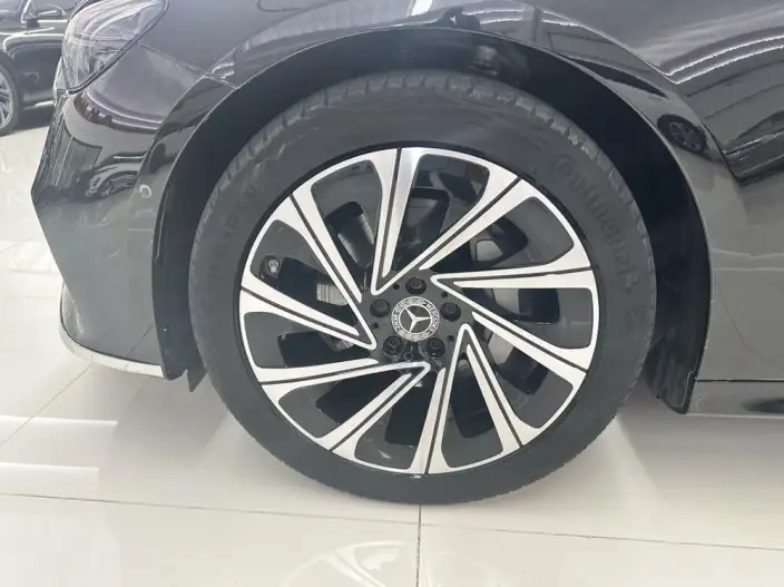 Mercedes-Benz E-Class 2024 Model E 300 L Luxury Model sedan – фото 7