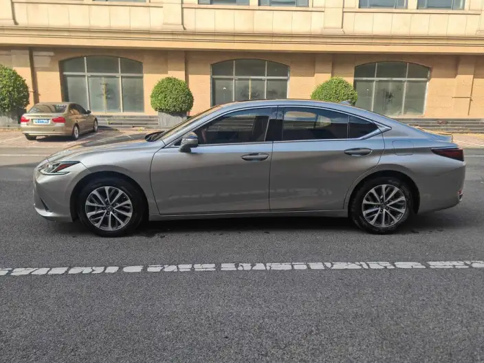 Lexus ES 2022 Model 200 Superior Edition – фото 4