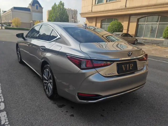 Lexus ES 2022 Model 200 Superior Edition – фото 5