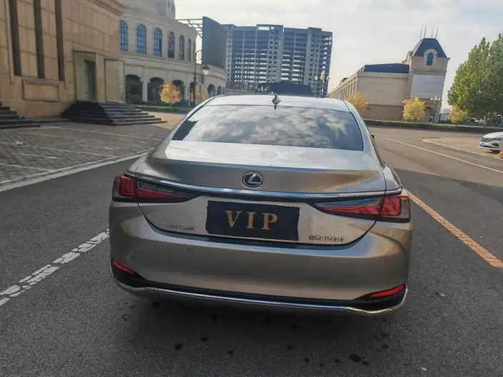 Lexus ES 2022 Model 200 Superior Edition – фото 6