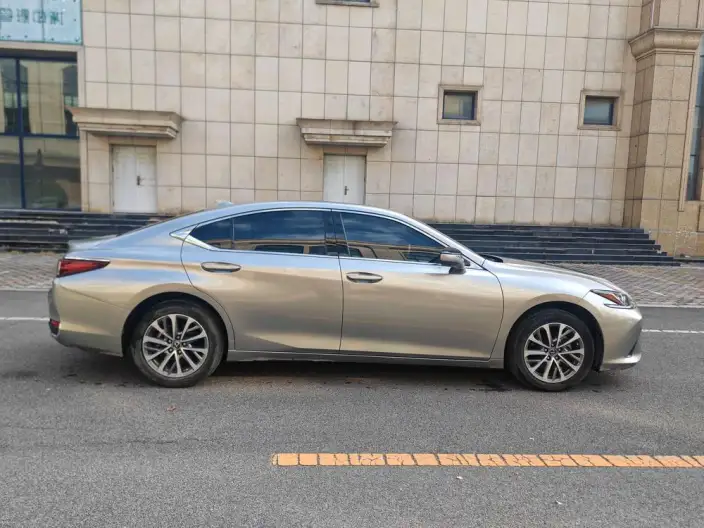 Lexus ES 2022 Model 200 Superior Edition – фото 8