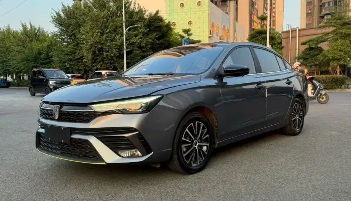 Roewe i5 2021 Model 1.5L CVT Diamond Edition – фото 1