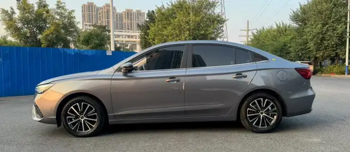 Roewe i5 2021 Model 1.5L CVT Diamond Edition – фото 3