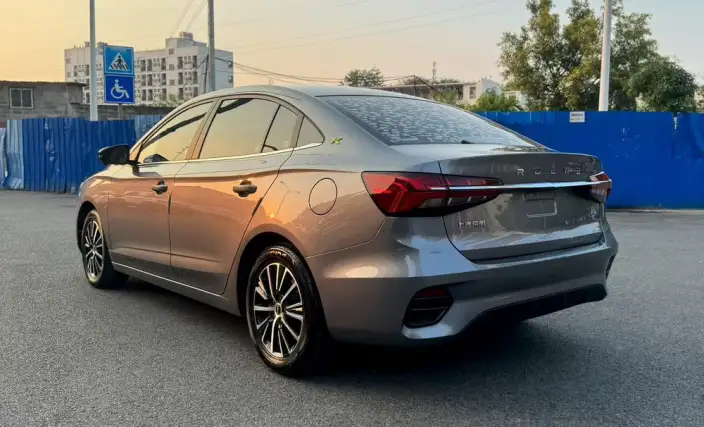 Roewe i5 2021 Model 1.5L CVT Diamond Edition – фото 4