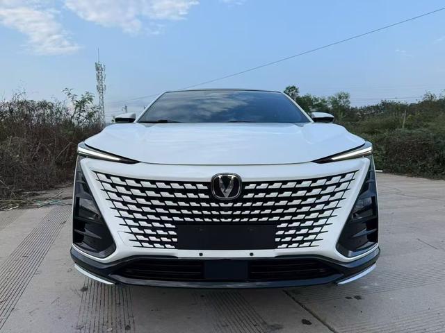 Changan UNI-T 2023 2nd Gen 1.5T Premium – фото 2