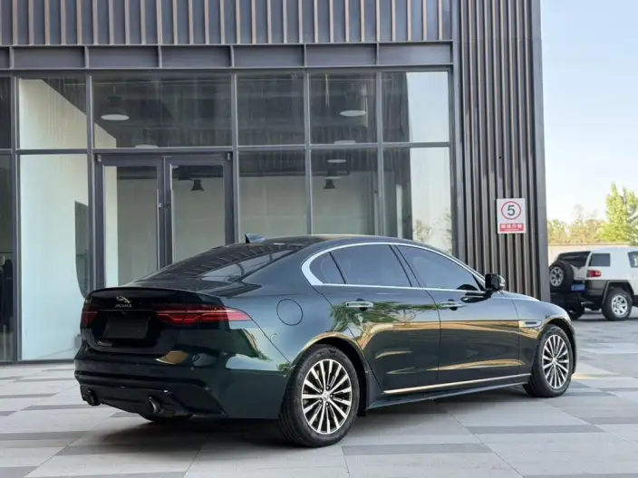 Jaguar XE L 2022 Model 2.0T 200PS R-DYNAMIC Youth Sports Edition – фото 5