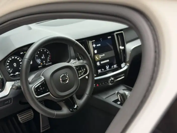 Volvo V60 2022 Model B5 Smart Range Sports Edition – фото 8