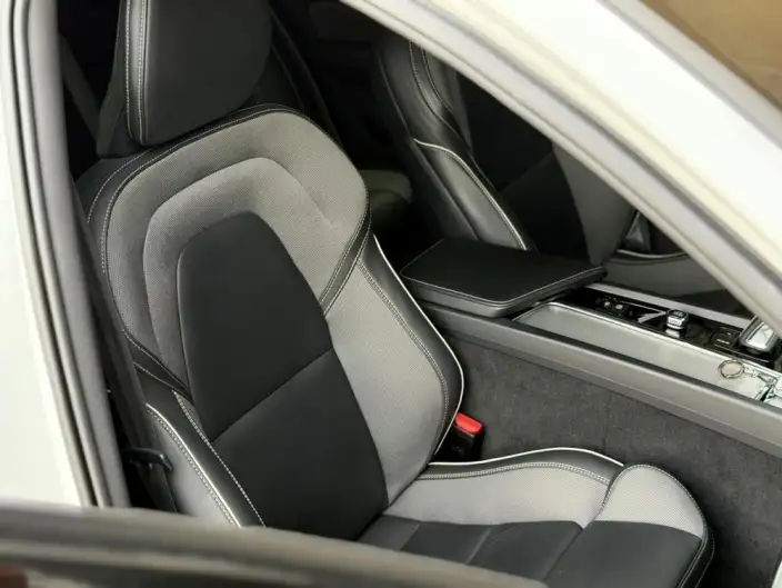 Volvo V60 2022 Model B5 Smart Range Sports Edition – фото 9