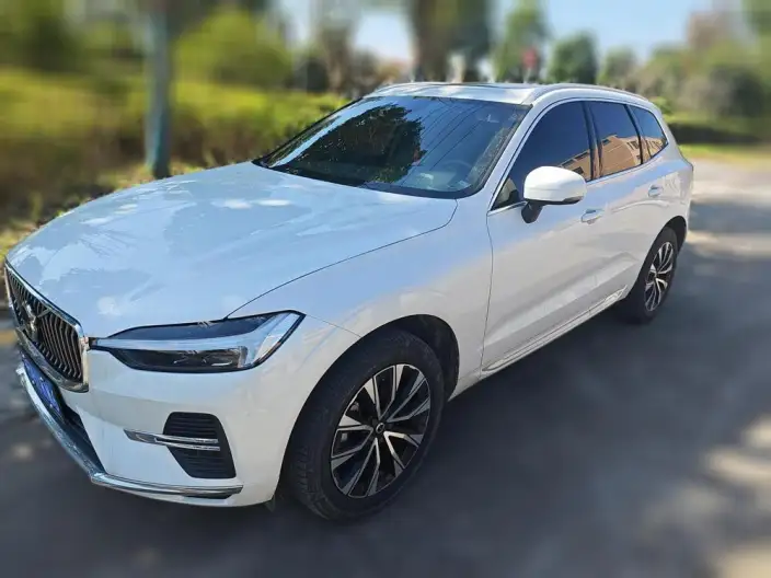 Volvo XC60 2023 Model B5 4WD Smart Range Deluxe Edition