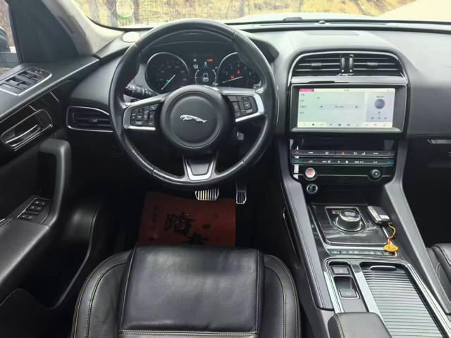 Jaguar F-PACE Модель 2019 года 2.0T 4WD Urban Exclusive Edition – фото 6