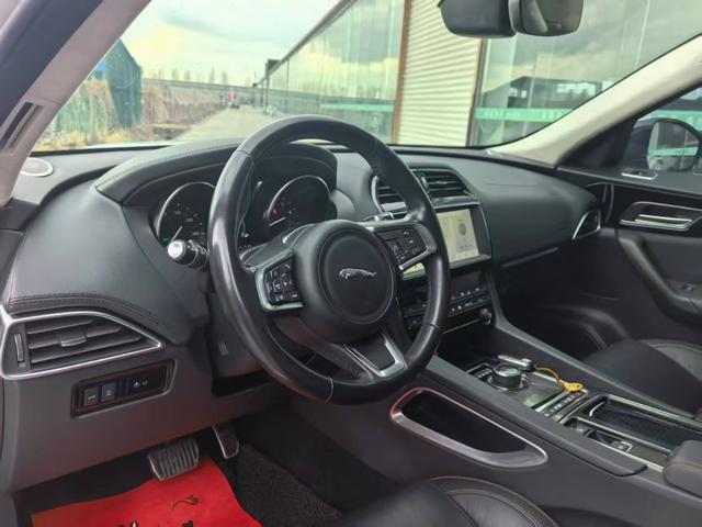 Jaguar F-PACE Модель 2019 года 2.0T 4WD Urban Exclusive Edition – фото 7
