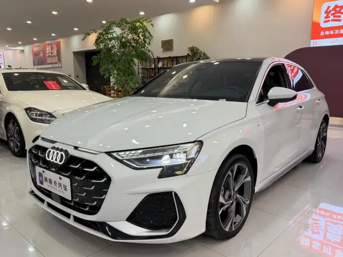 Audi A3 2025 Model Sportback 35 TFSI Continental Flying Spur Exclusive Model – фото 1