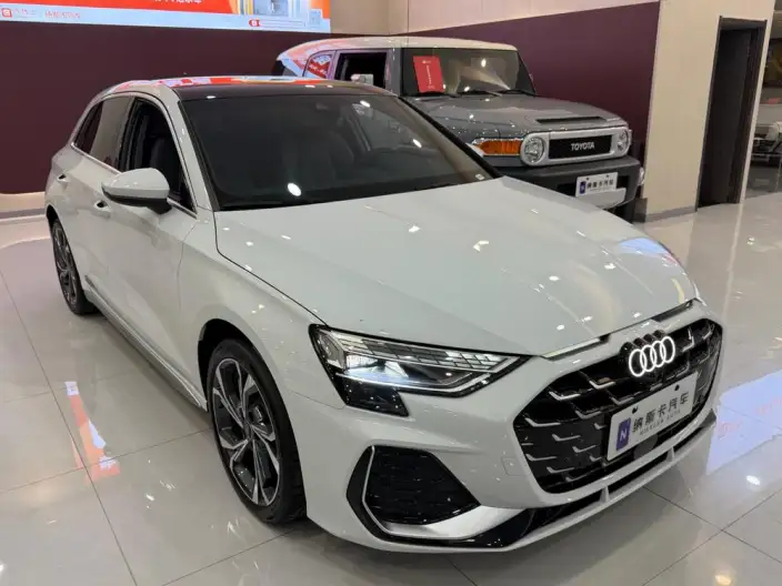 Audi A3 2025 Model Sportback 35 TFSI Continental Flying Spur Exclusive Model – фото 3