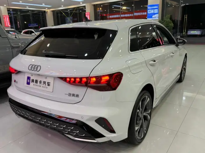 Audi A3 2025 Model Sportback 35 TFSI Continental Flying Spur Exclusive Model – фото 5