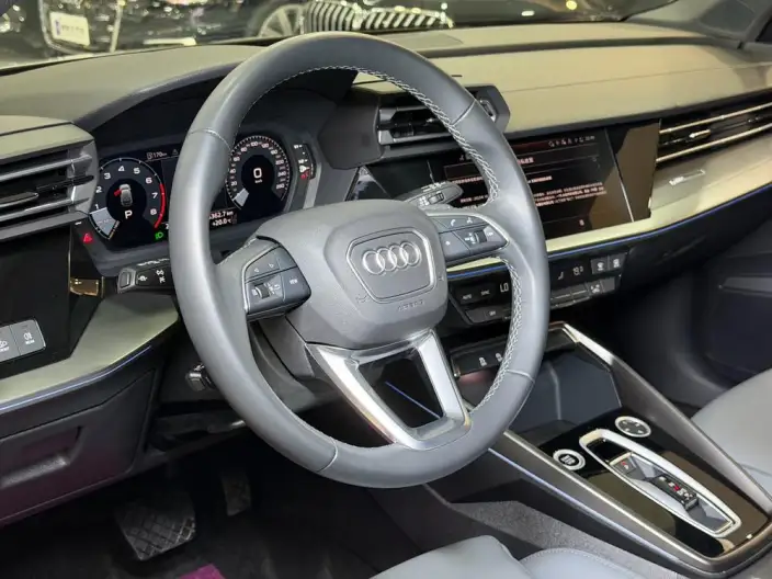 Audi A3 2025 Model Sportback 35 TFSI Continental Flying Spur Exclusive Model – фото 7