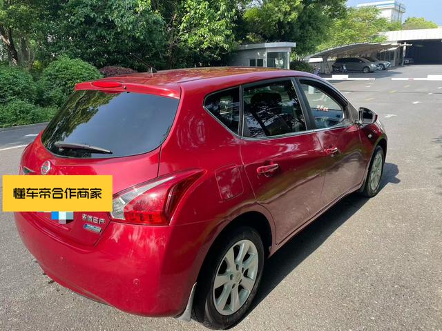 Nissan Tiida 2011 1.6L CVT Comfort – фото 3