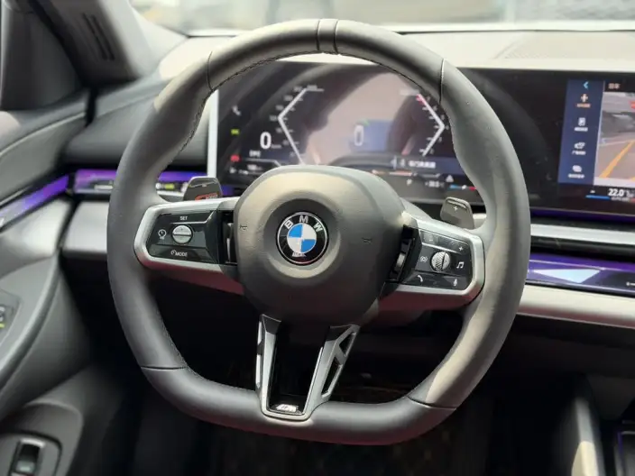 BMW 5 Series 2025 Model 525Li M Sports Set – фото 7