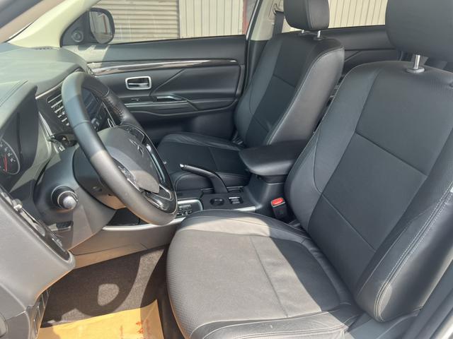 Mitsubishi Outlander Модель 2018 года 2.0L 2WD Koleos Le Edition 7 seat – фото 8