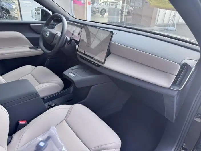 Volvo XC70 2026 Model 4WD Ultra-long Endurance Core – фото 7