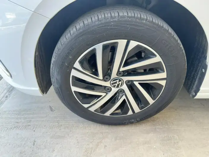 Volkswagen Lavida 2023 Model 1.5L Automatic Five million editions – фото 8