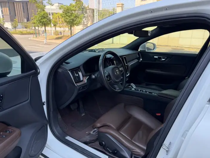 Volvo S60 2022 Model B4 Smart Range Deluxe Edition – фото 10