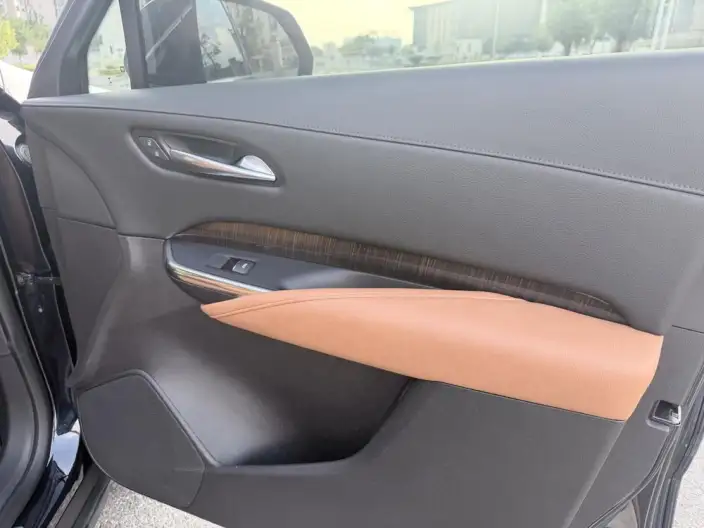 Cadillac XT4 2022 Model 28T 2WD Noble Model – фото 10