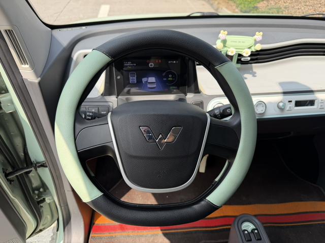 Wuling Hongguang MINIEV 2022 Macaron Premium LFP – фото 11