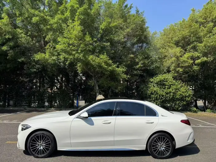 Mercedes-Benz C-Class 2022 Model C 260 L Sports Edition – фото 4