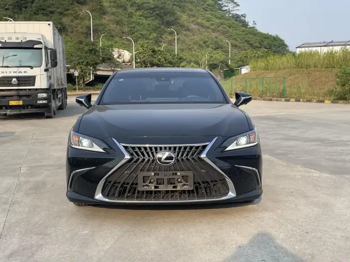 Lexus ES 2022 Model 200 Superior Edition – фото 2