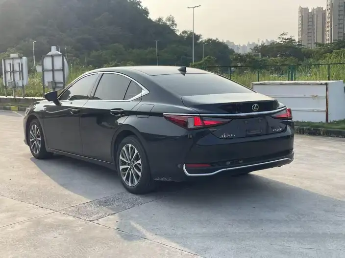 Lexus ES 2022 Model 200 Superior Edition – фото 4