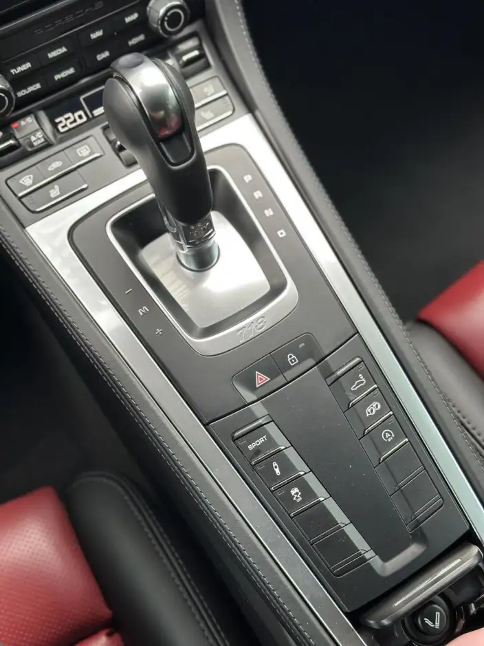 Porsche 718 2023 Model Cayman 2.0T – фото 7