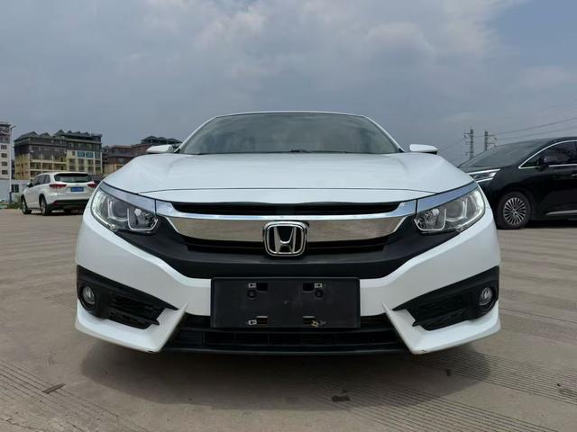 Honda Civic 2016 220TURBO CVT Luxury – фото 2
