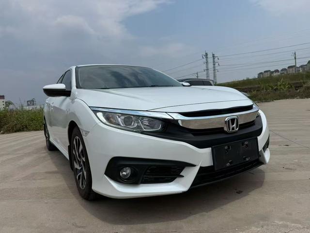 Honda Civic 2016 220TURBO CVT Luxury – фото 3