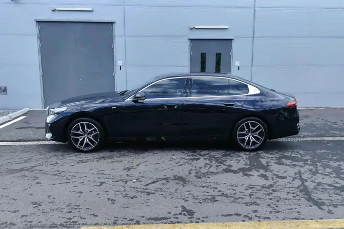 BMW i5 2025 Model eDrive35L M Sports Set – фото 3