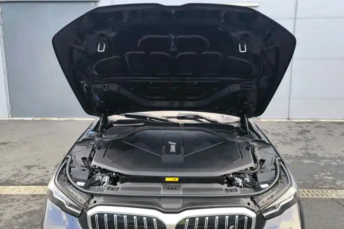 BMW i5 2025 Model eDrive35L M Sports Set – фото 6