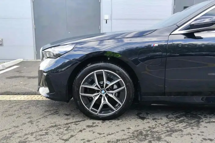 BMW i5 2025 Model eDrive35L M Sports Set – фото 7