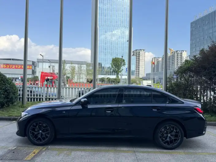 BMW 3 Series 2025 Model 330Li M Sports Night Set – фото 3