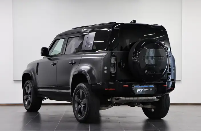 Land Rover Defender 2024 Model 110 3.0T P400 X – фото 5