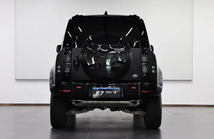Land Rover Defender 2024 Model 110 3.0T P400 X – фото 6