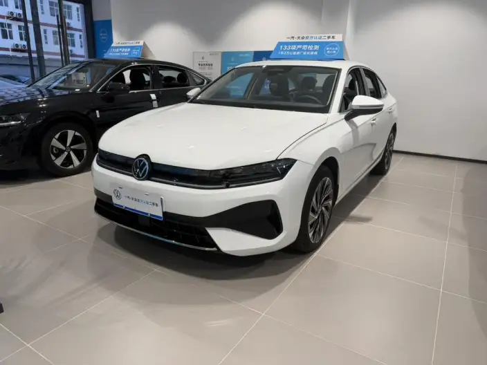 Volkswagen Sagitar 2026 Model L 300TSI DSG Luxury Model – фото 1