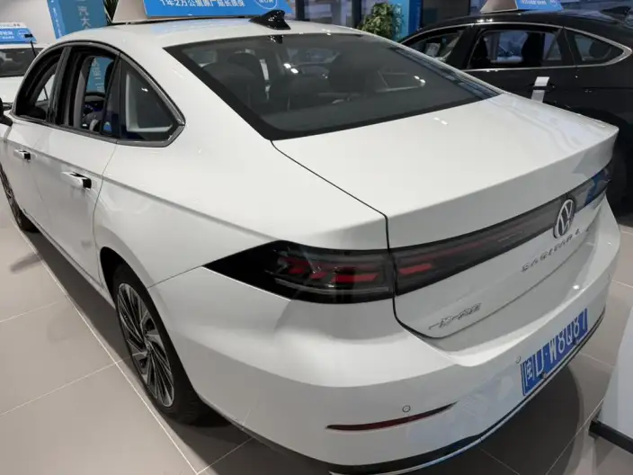 Volkswagen Sagitar 2026 Model L 300TSI DSG Luxury Model – фото 4