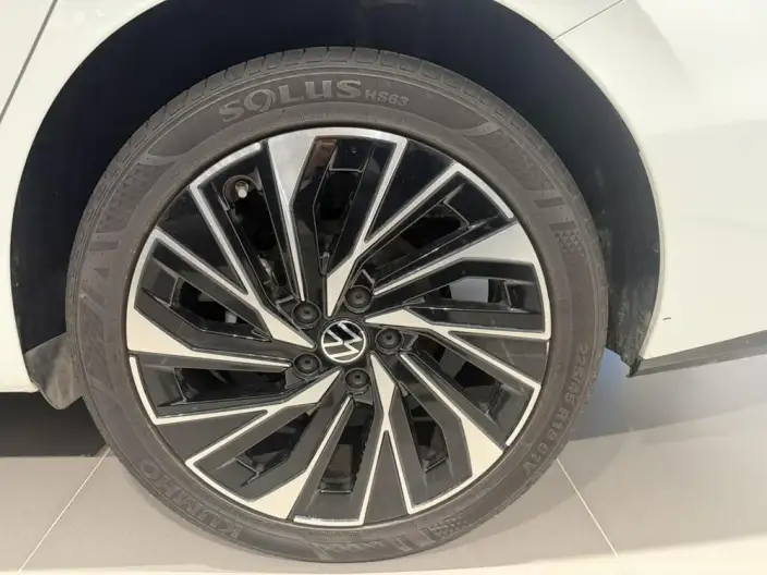 Volkswagen Sagitar 2026 Model L 300TSI DSG Luxury Model – фото 6
