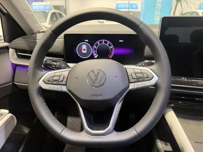 Volkswagen Sagitar 2026 Model L 300TSI DSG Luxury Model – фото 9