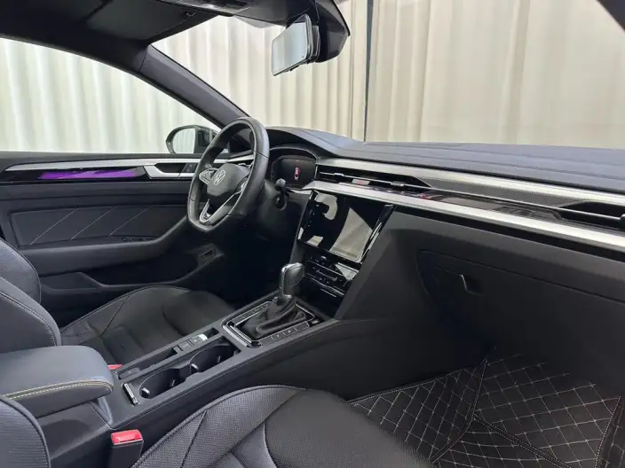 Volkswagen CC 2024 Model 380TSI Eye-catching version – фото 8