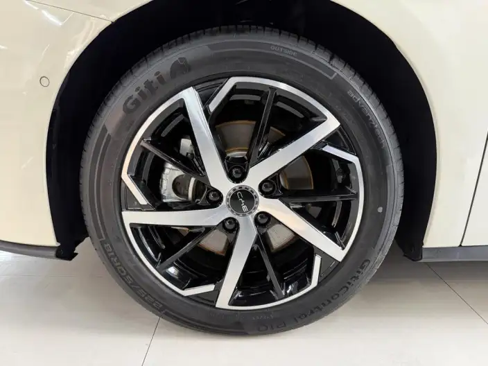 BYD Seal 07DM 2026 Model DM-i 230KM Flagship Model – фото 7